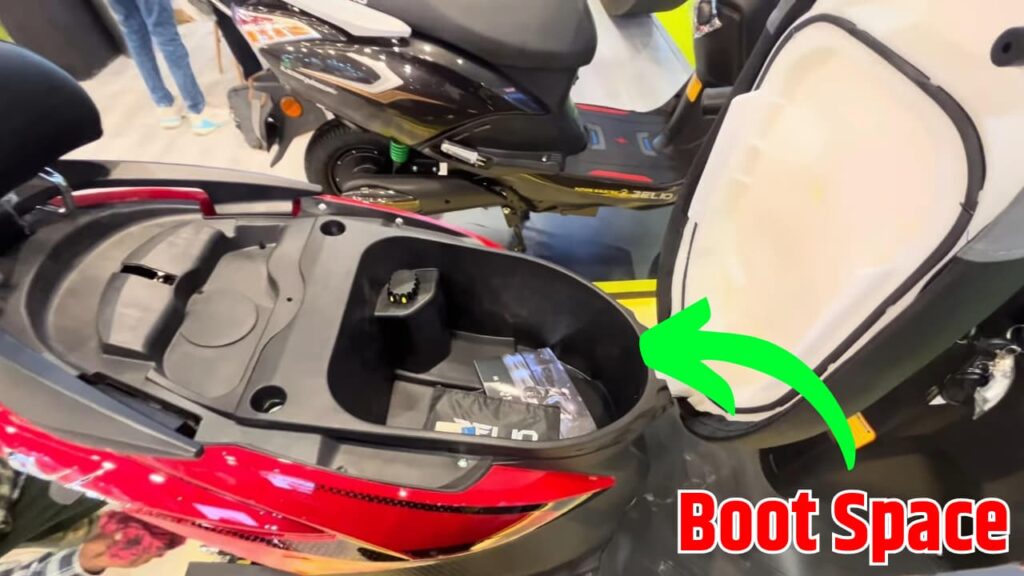Zelio X Men Electric Scooter Boot Space कम कीमत में 100Km की रेंज देने वाली X Men इलेक्ट्रिक स्कूटर हुआ लॉन्च, जाने चार्जिंग टाइम और सभी फीचर्स